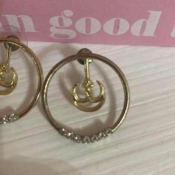 Gold Star Wars Resistance Emblem Earrings - Picture 2 of 3